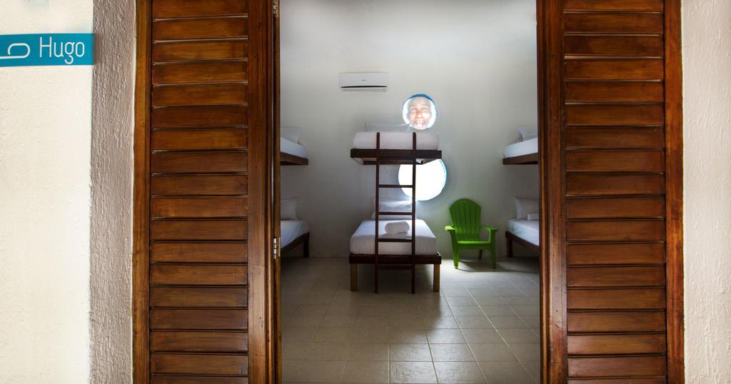Hostel Beds Friends Cozumel